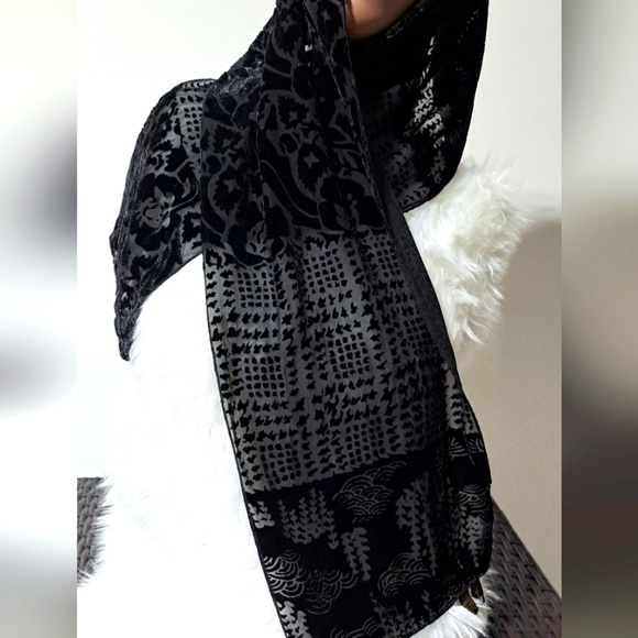 Sz OS Black Silk/Rayon Scarf - Source Unknown - Picture 1 of 8